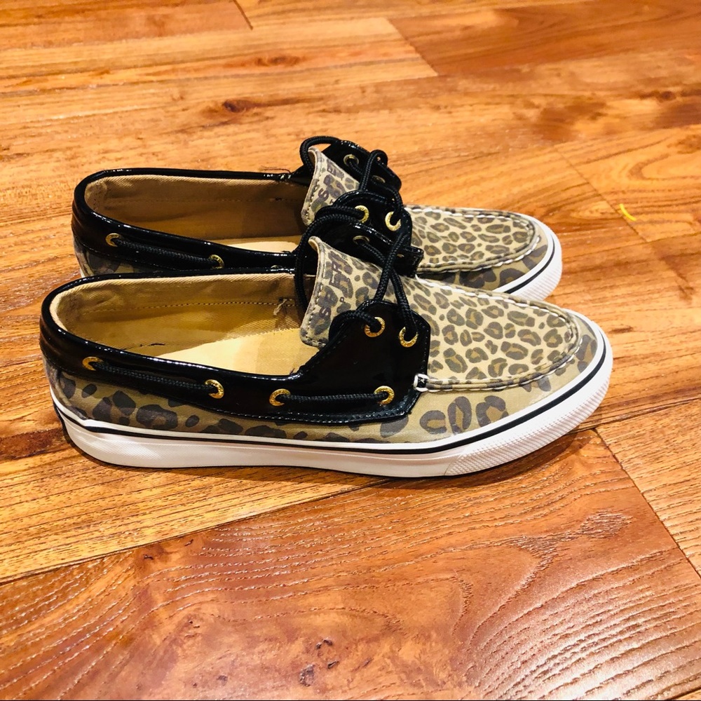 Sperry top slider women’s sz 7 leopard print and patent leather boat shoe